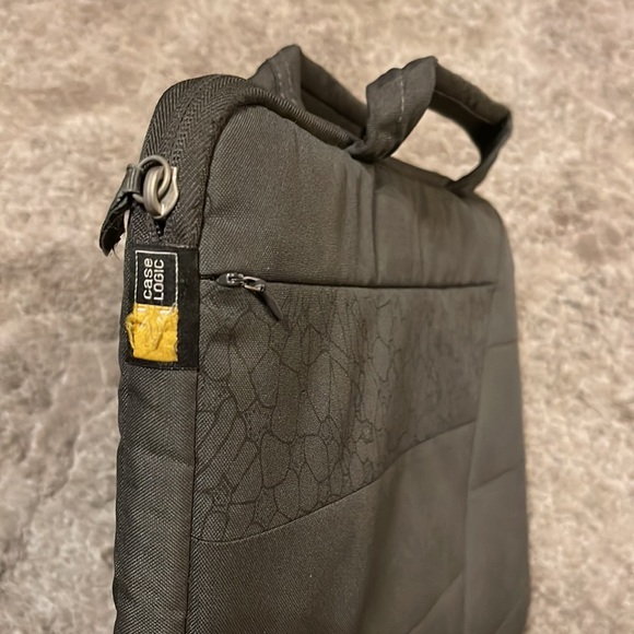 Case logic 14” lab top case - Picture 2 of 5